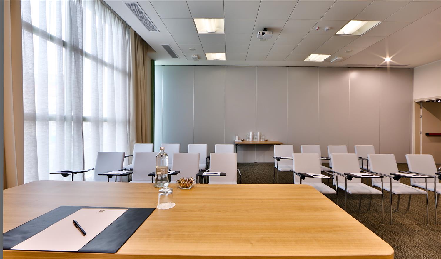 Фото Best Western Premier Chc Airport