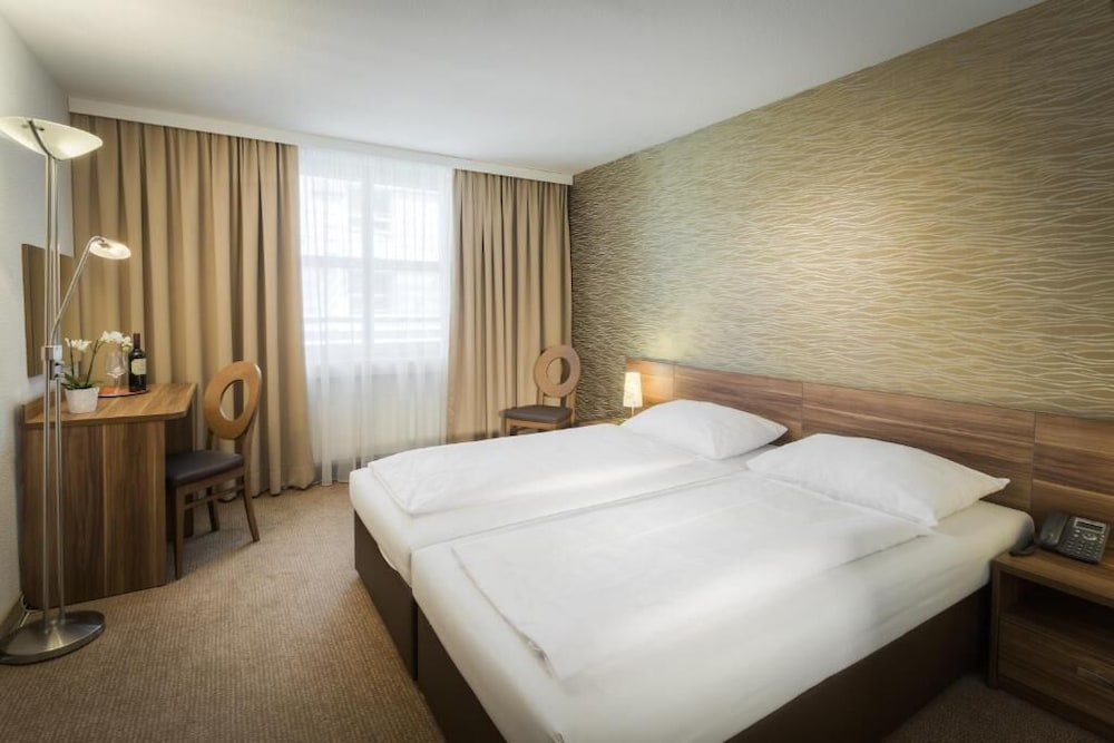 Фото отеля 2