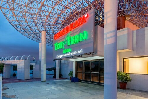 Внешний вид отеля Howard Plaza The Fern в Агре, фото 1