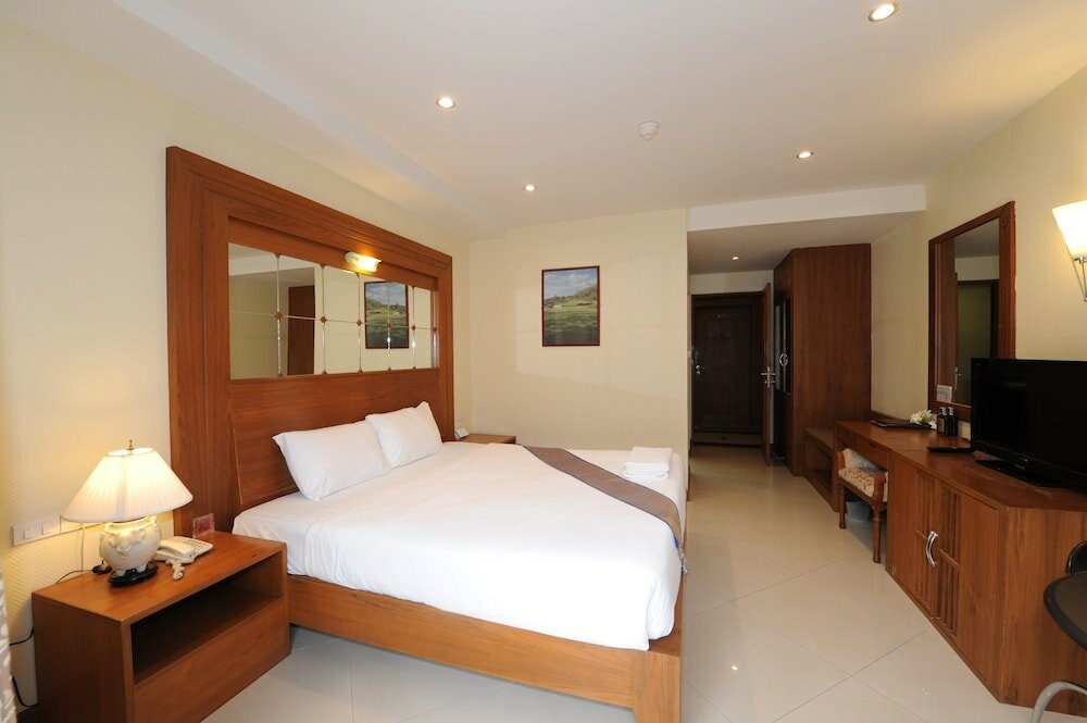 Фото The Whitehouse Condotel