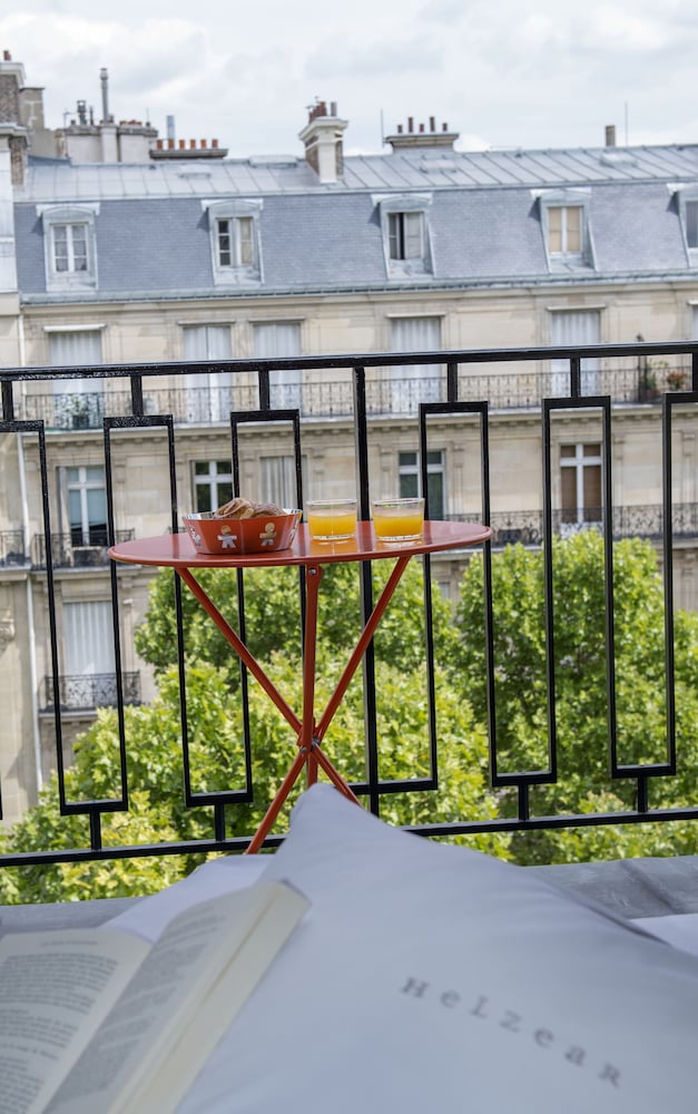 Фото Suites and Hotel Helzear Champs Elysees