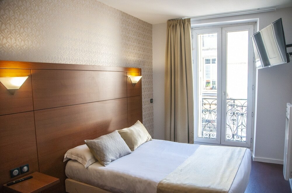 Фото Hôtel Bristol Le Puy-en-Velay