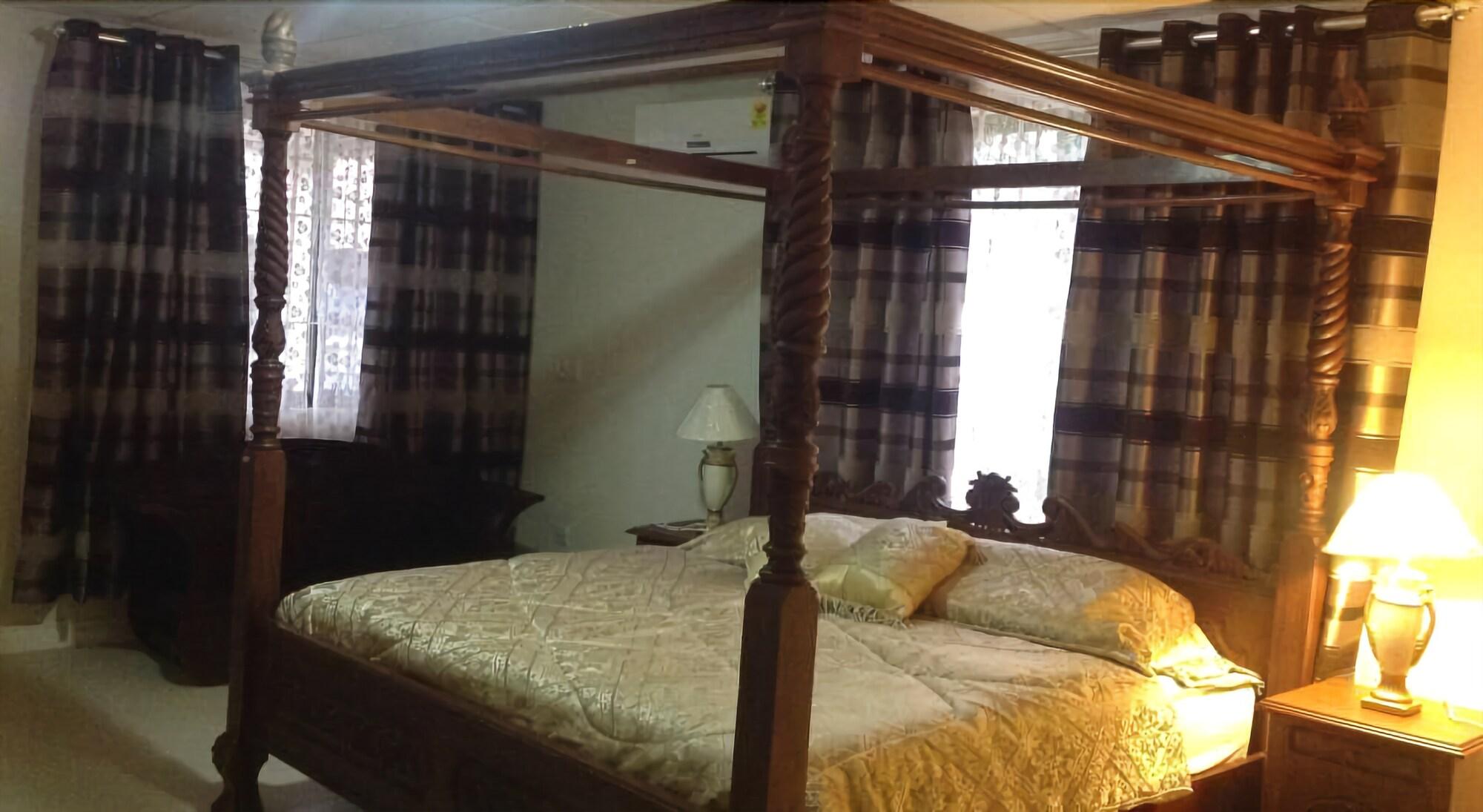 Фото Campbell Hotel Accra