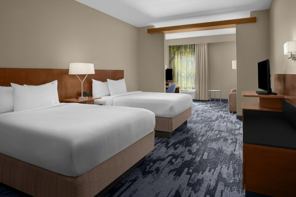 Фото Fairfield Inn & Suites Savannah Downtown/Historic District