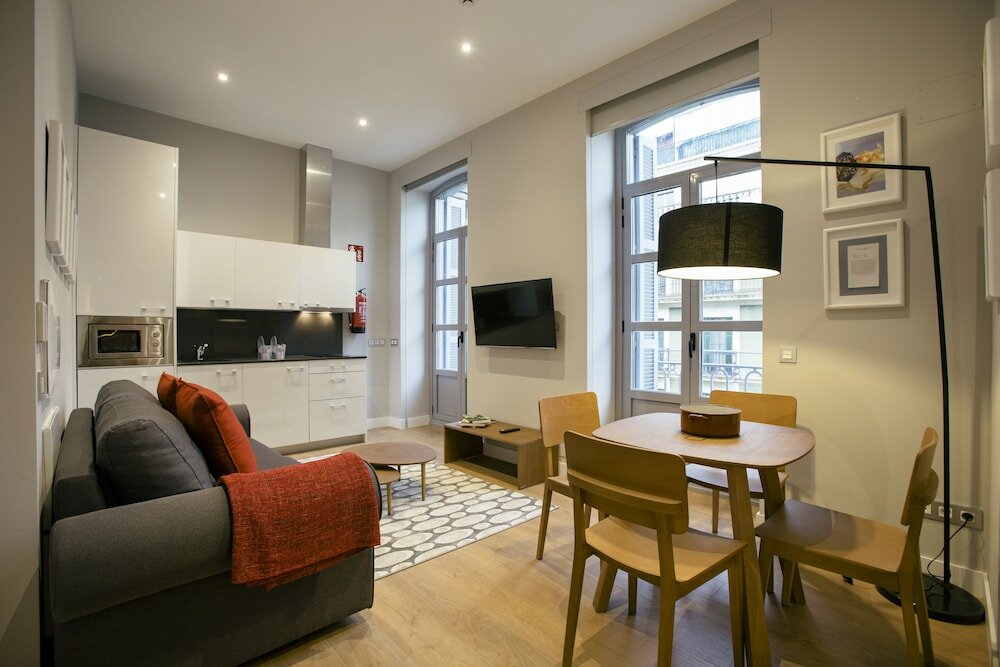 Фото Legazpi Doce Rooms & Suites