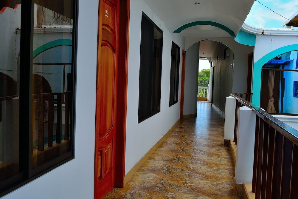 Фото Hostal Sir Francis Drake