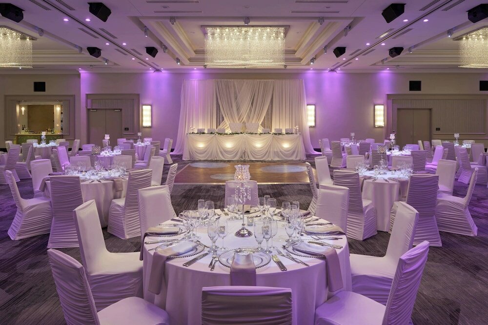 Фото Courtyard by Marriott Oshawa