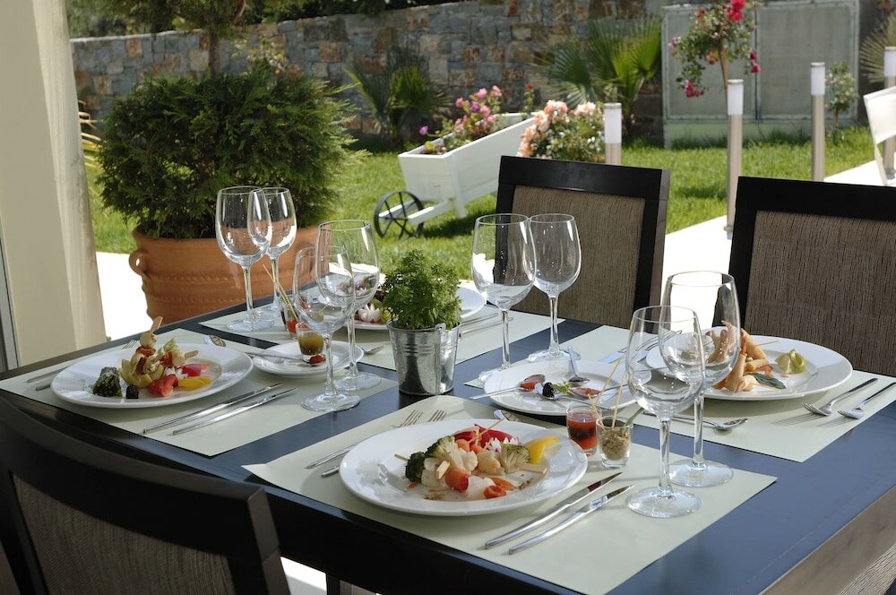 Фото Angela Suites Boutique Hotel