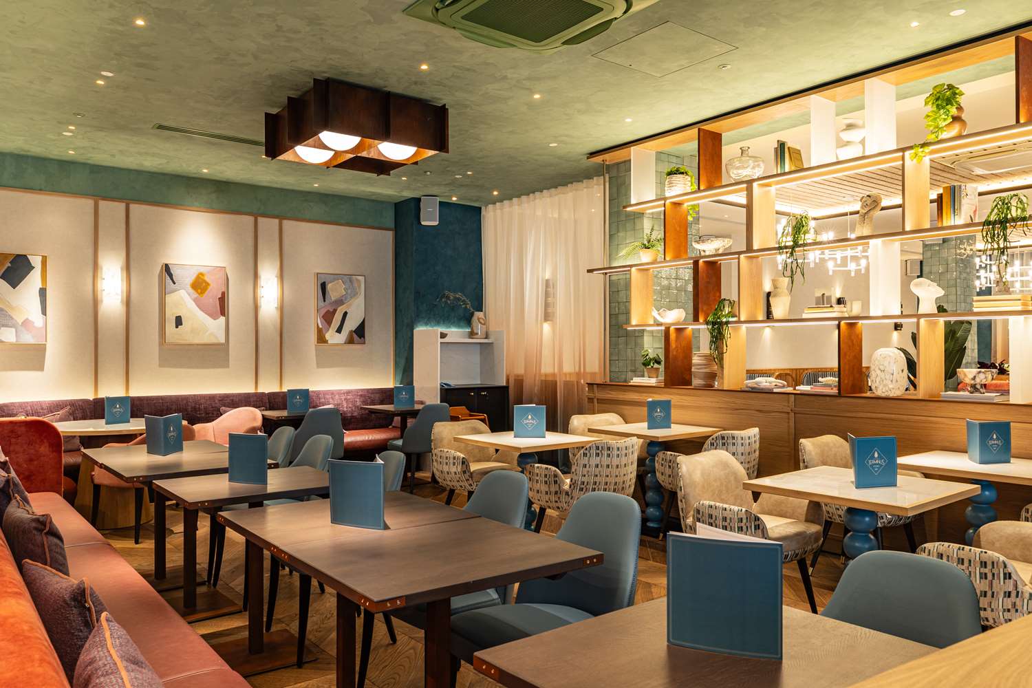 Фото DoubleTree by Hilton London - Victoria