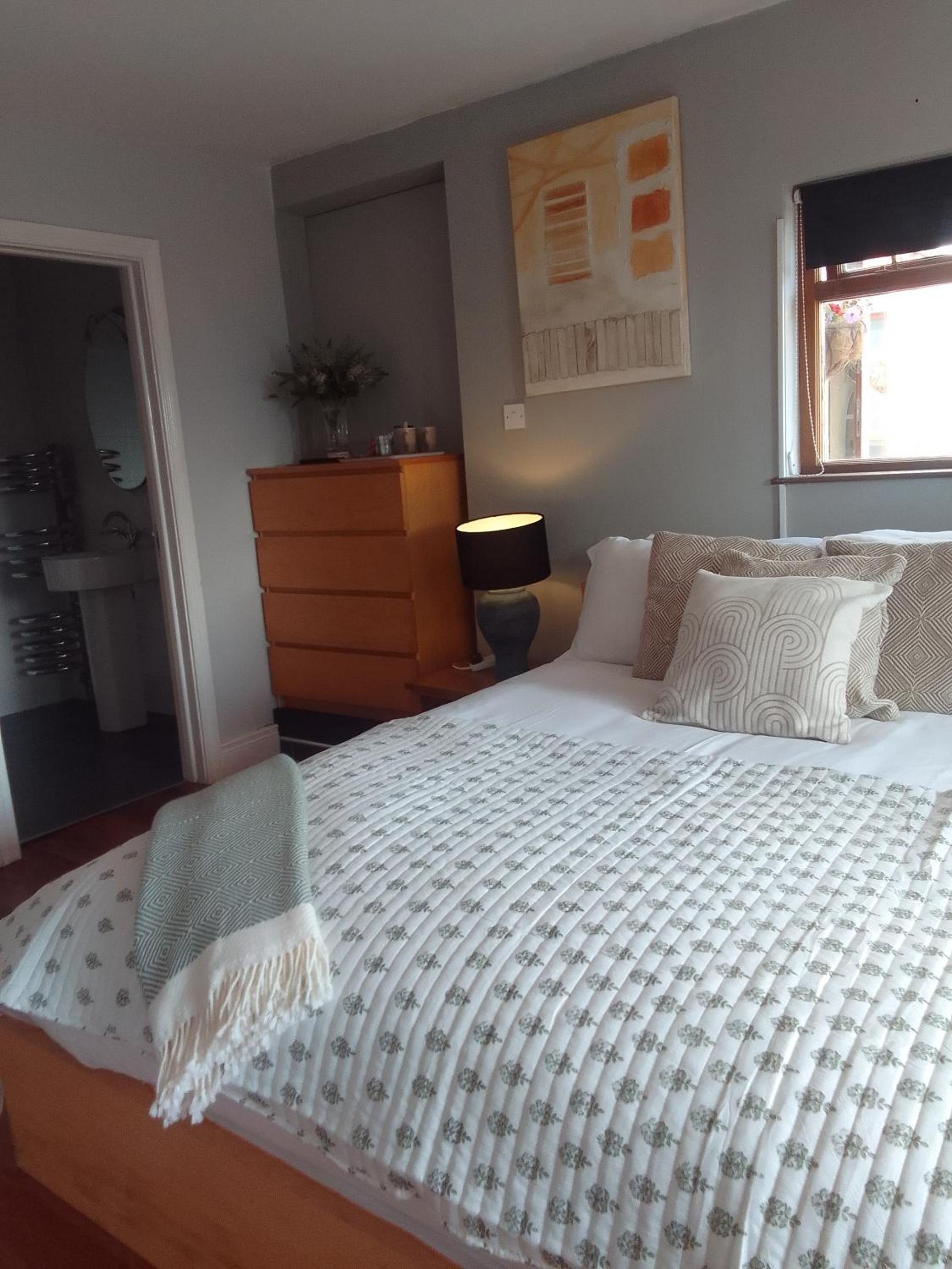 Фото The Oystercatcher