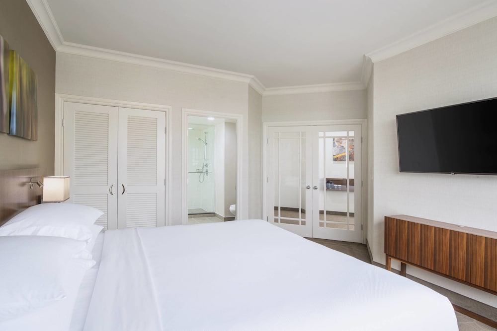 Фото Delta Hotels by Marriott Regina