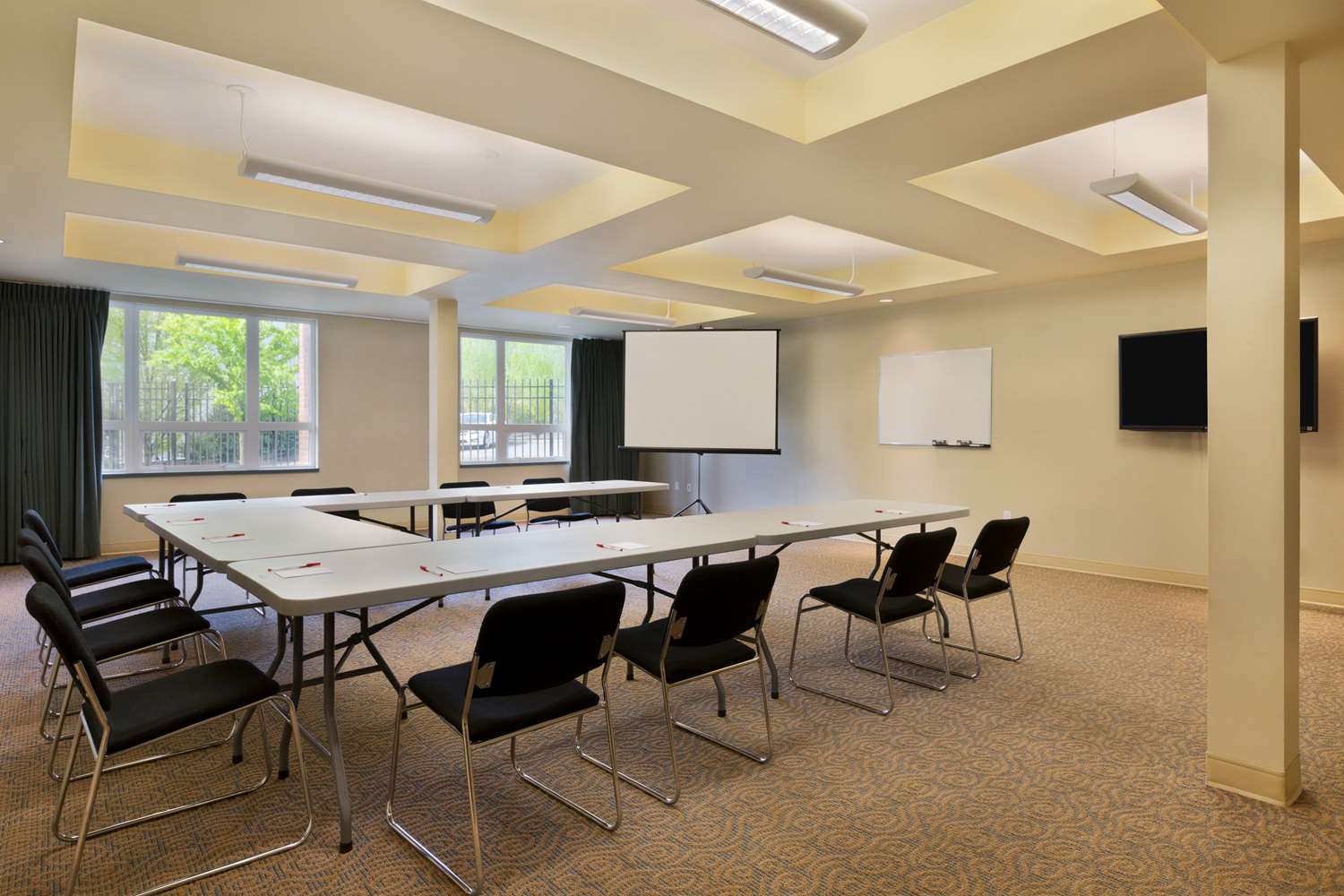 Фото Ramada by Wyndham Nanaimo