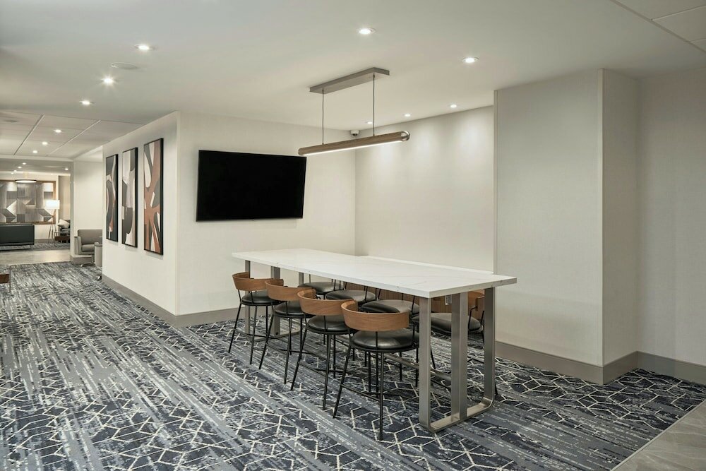 Фото Courtyard by Marriott Regina Downtown