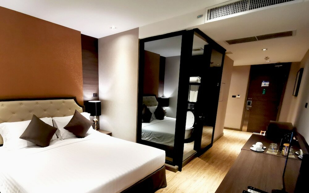 Фото The Duchess Hotel and Residences