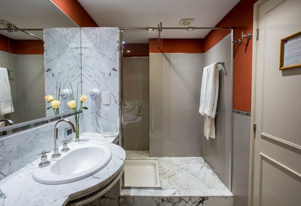 Фото Windsor Hotel And Tower