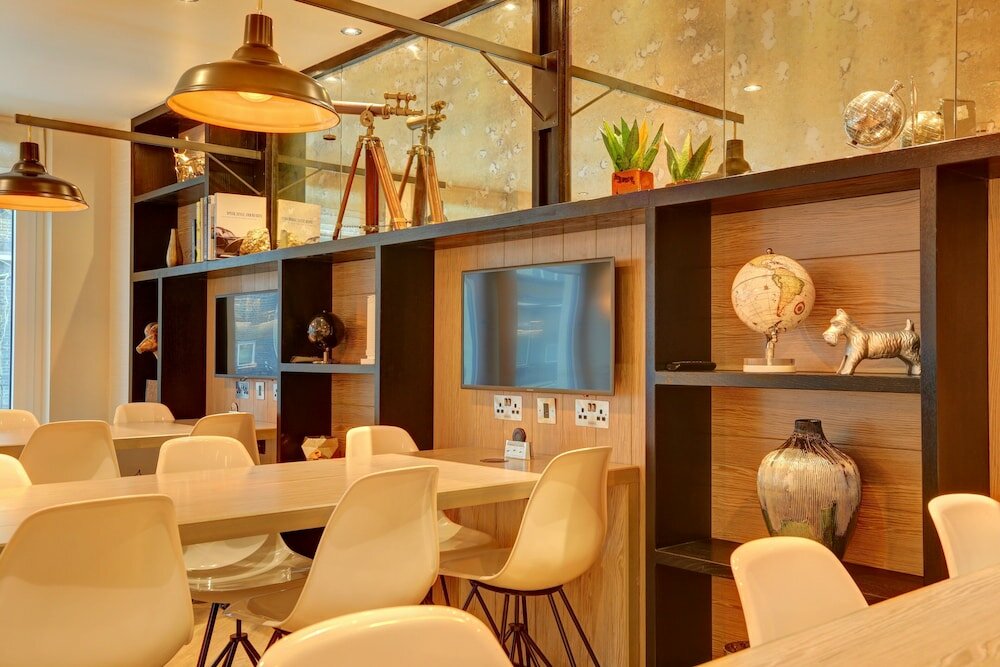 Фото Hub by Premier Inn London Goodge Street hotel