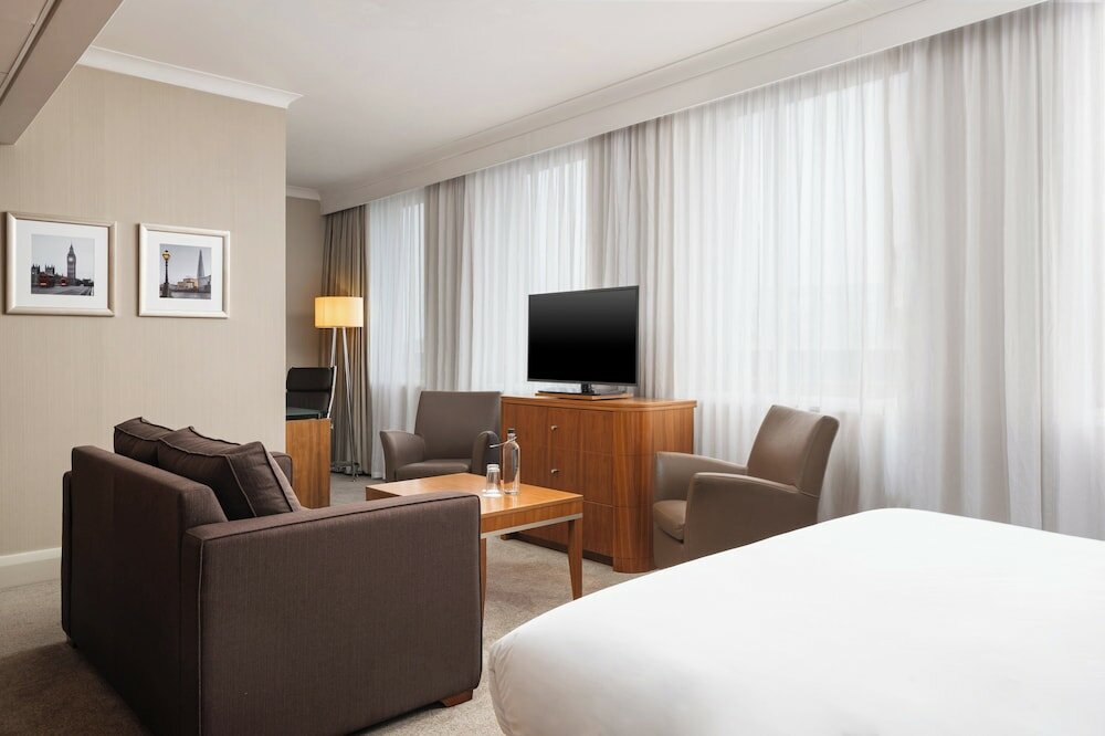 Фото Crowne Plaza London - Ealing
