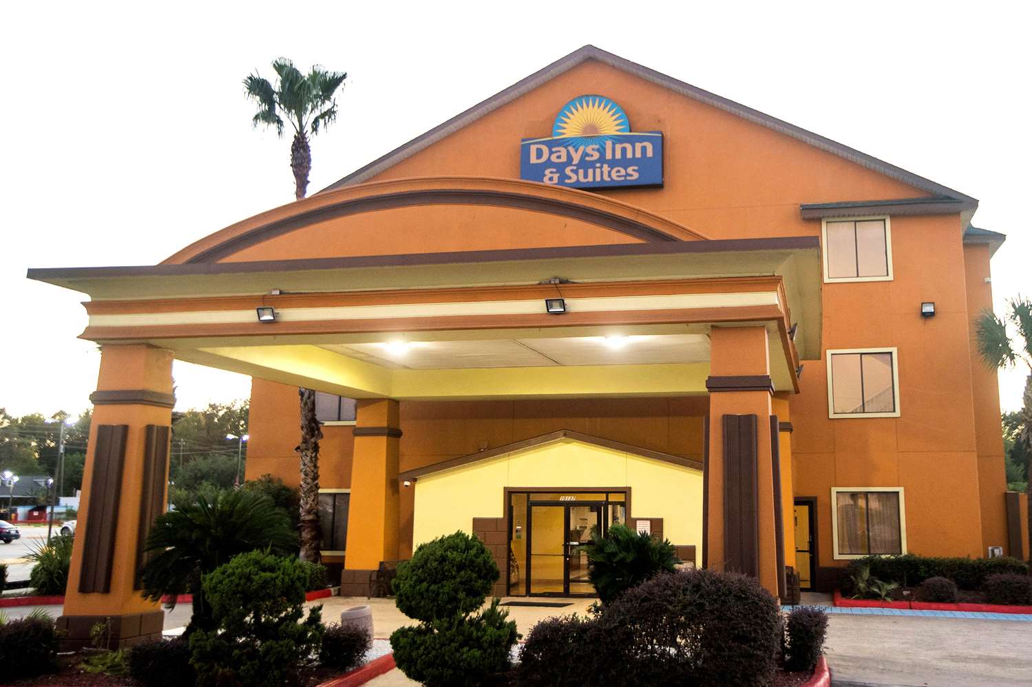 Фото Days Inn And Suites Houston North/Aldine