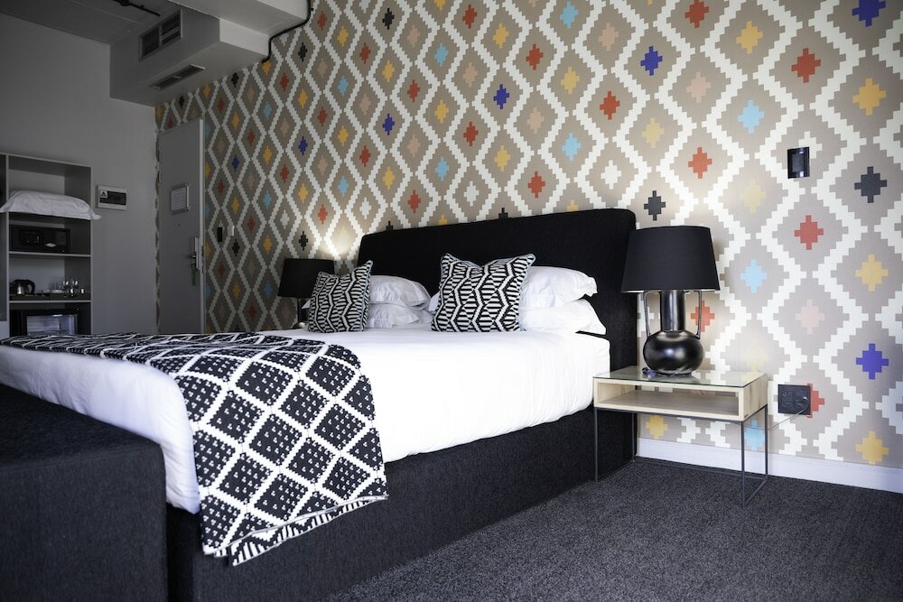 Фото Hallmark Hotel