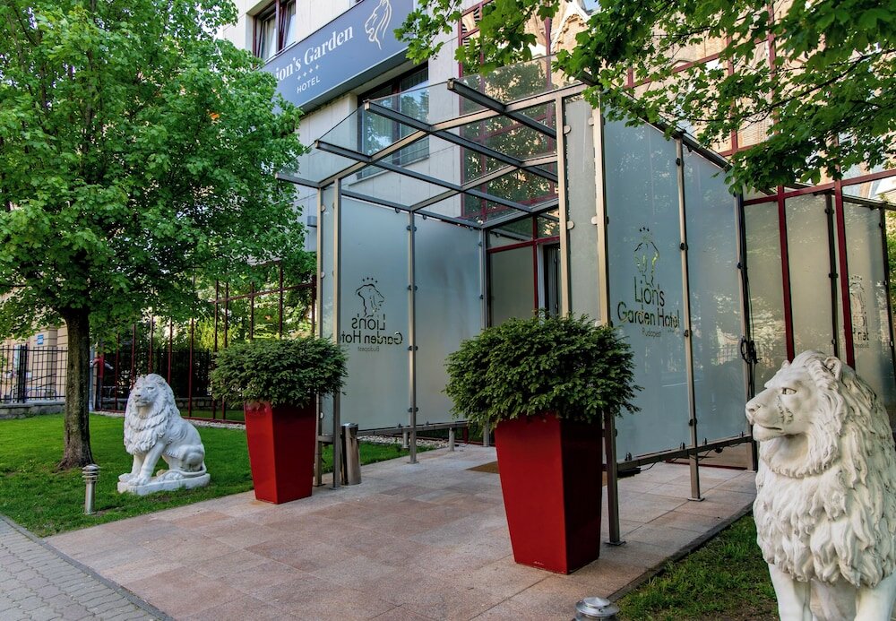 Фото Lions Garden Hotel