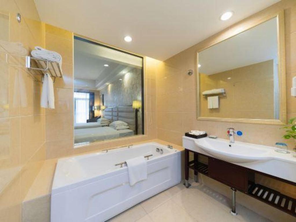 Фото Country Garden Phoenix Hotel Lechang