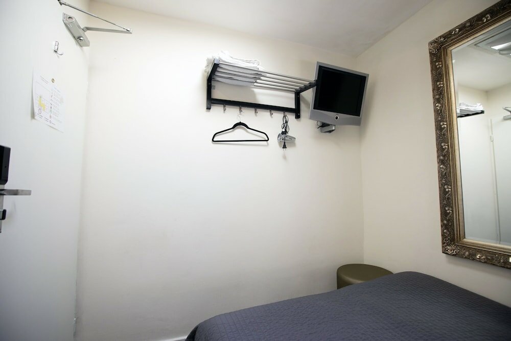 Фото Quentin England Hotel