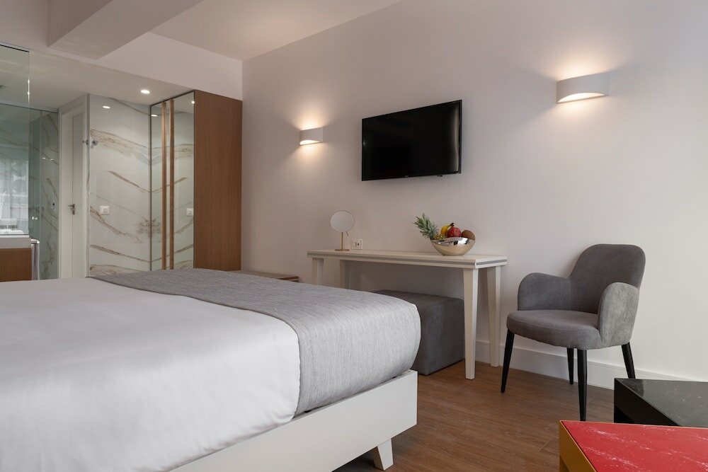 Фото Elia Ermou Athens Hotel