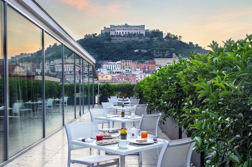 Фото Renaissance Naples Hotel Mediterraneo