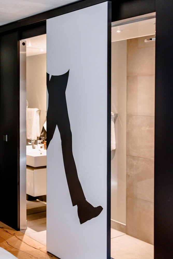 Фото The Flag West M.