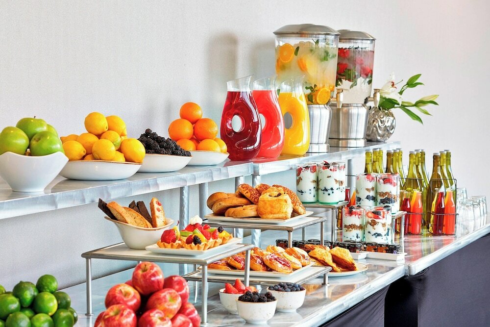 Фото Renaissance St. Louis Airport Hotel