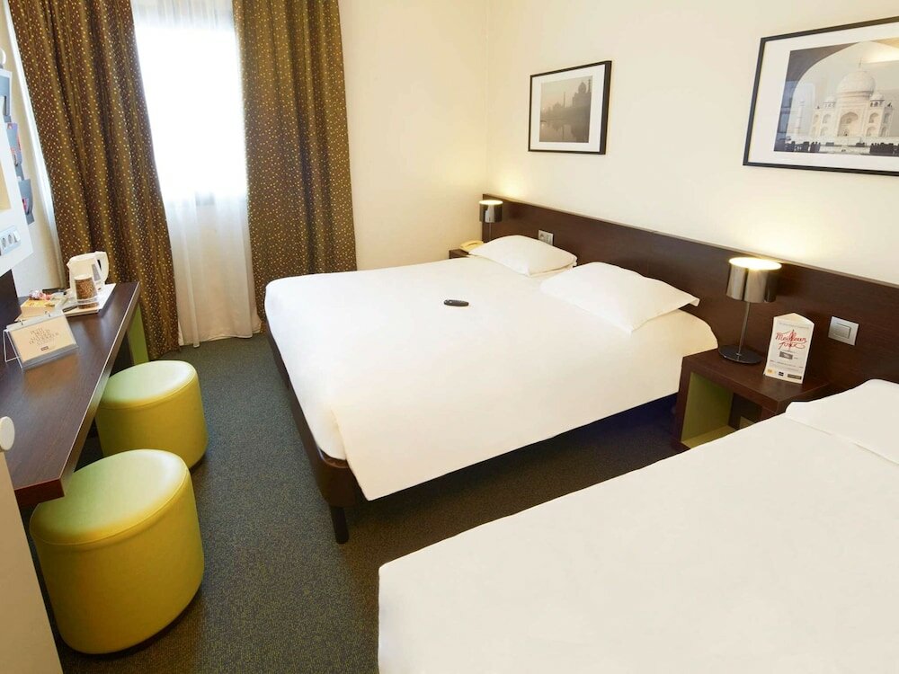 Фото Hotel Kyriad Orly Aéroport Athis Mons