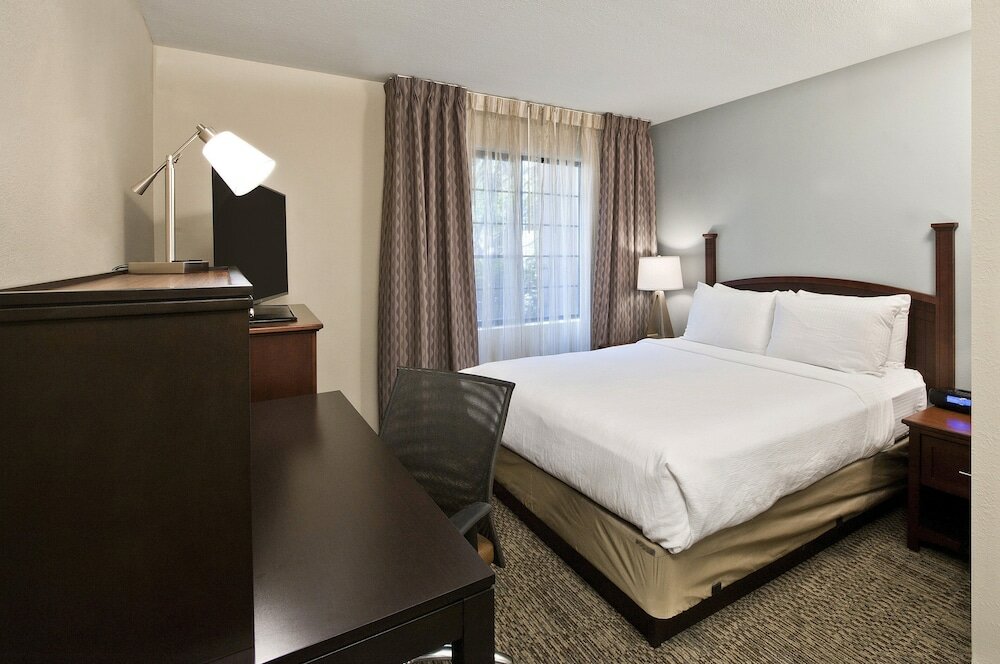 Фото Staybridge Suites Charlotte Ballantyne, an Ihg Hotel