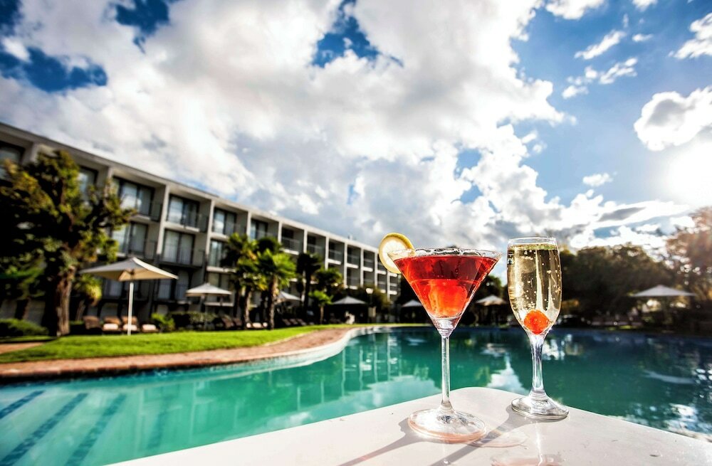 Фото Avani Maseru Hotel