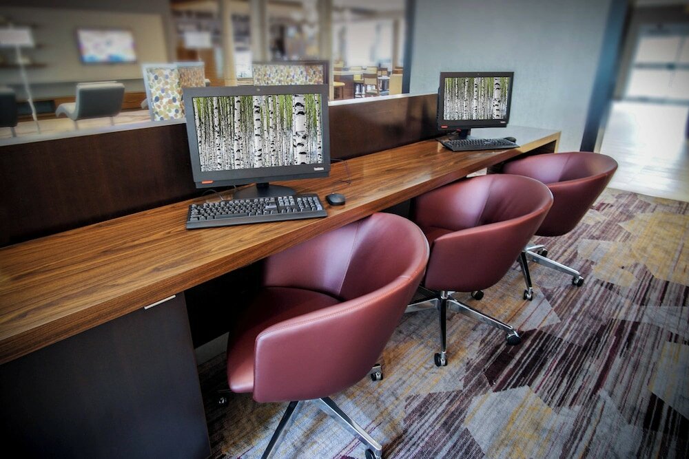 Фото Courtyard by Marriott Lenox Berkshires