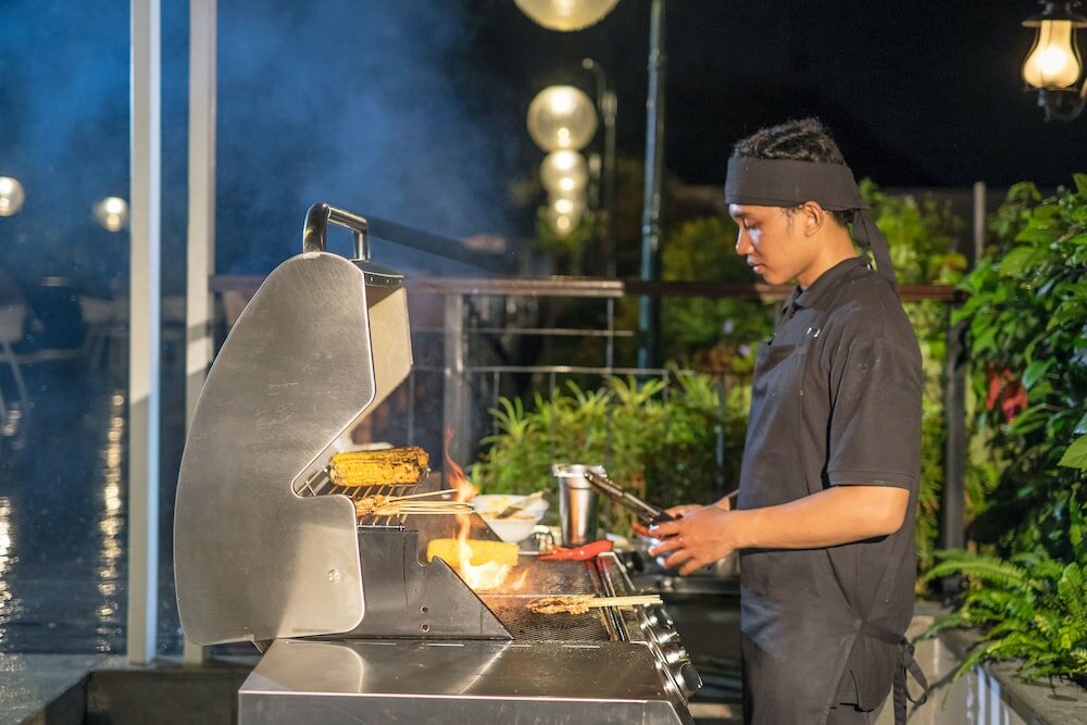 Фото Jambuluwuk Oceano Seminyak Hotel