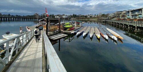 Внешний вид отеля Robin Hood Inn and Suites в Виктории, фото 3