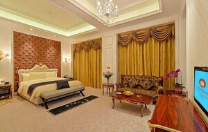 Eurasia Convention International Hotel (Hubei Province, Wuhan, Line 6, Jinyinhu), hotel