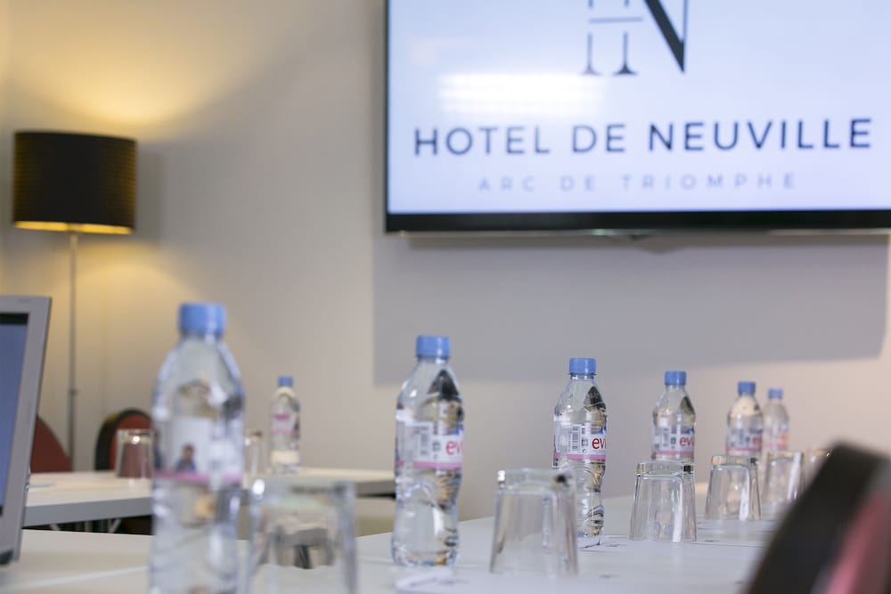 Фото The Hôtel de Neuville - Arc de Triomphe