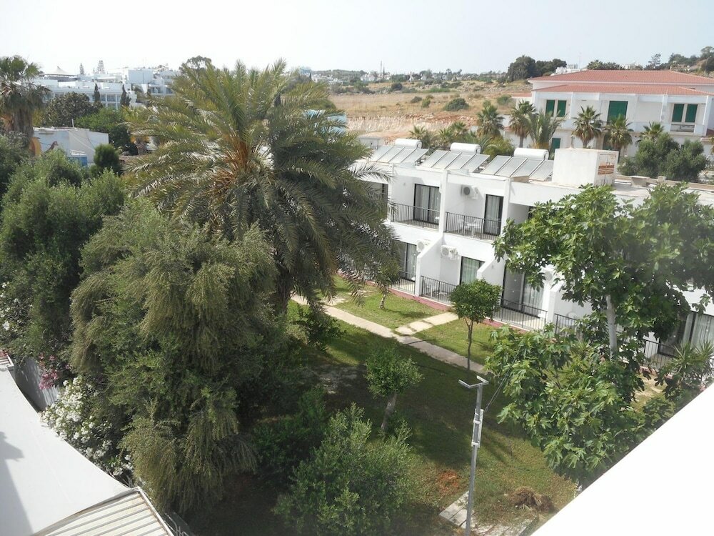 Фото Kkaras Hotel