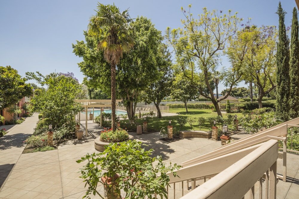 Фото Ontario Airport Hotel & Conference Center