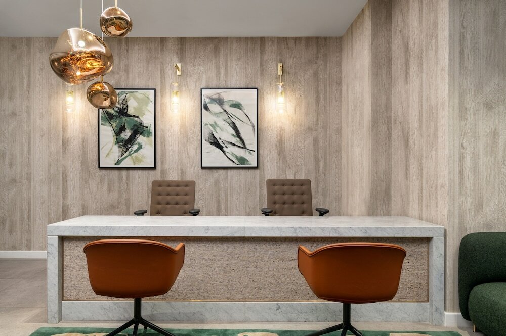 Фото The Lincoln Suites