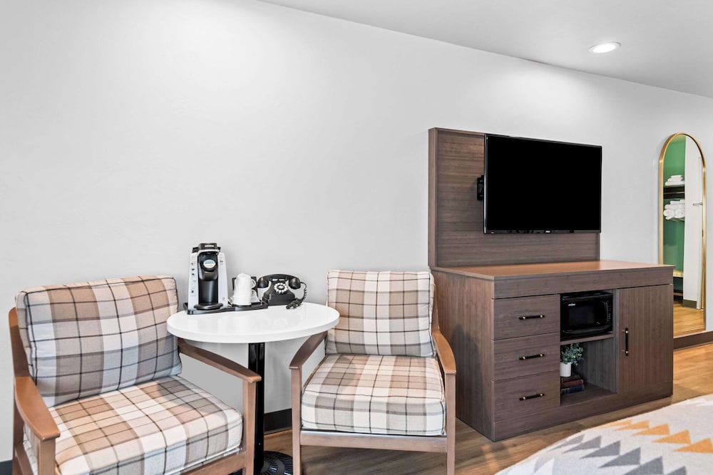 Фото The Maverick Hotel Eugene near University