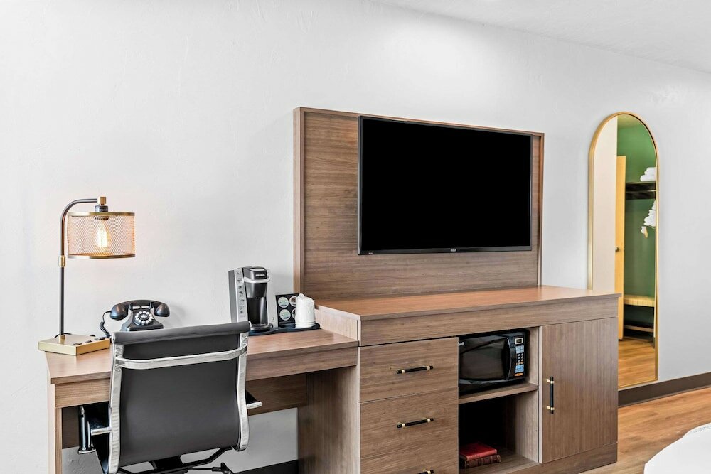 Фото The Maverick Hotel Eugene near University