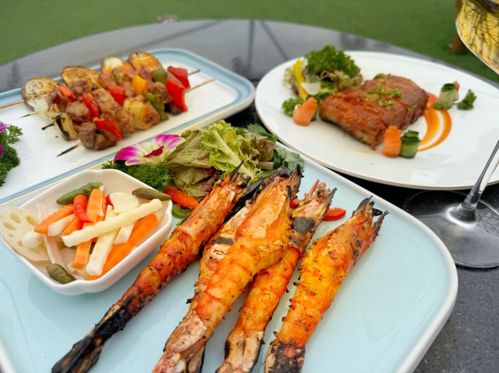 Фото California Saigon Hotel & Rooftop Pool