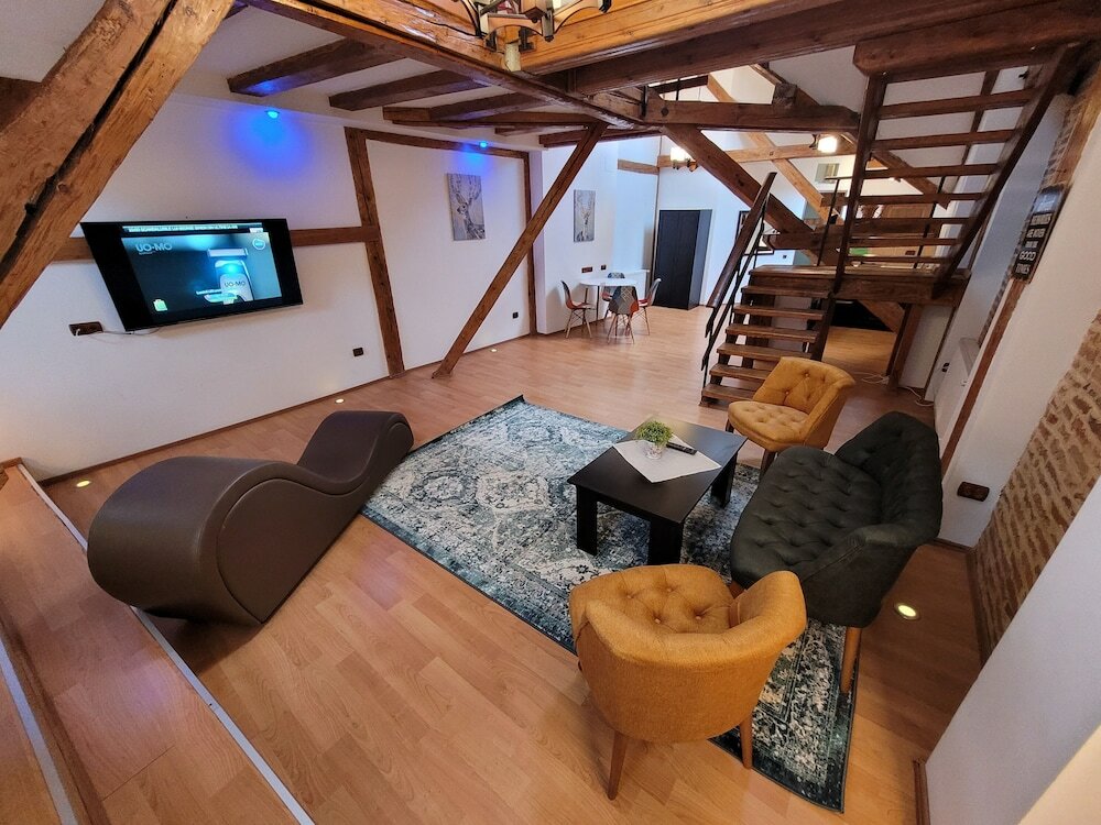 Фото Main Square Apartments & More