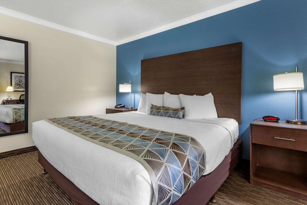 Фото Best Western Airport Albuquerque InnSuites Hotel & Suites