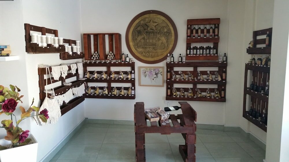 Фото Moniatis Hotel