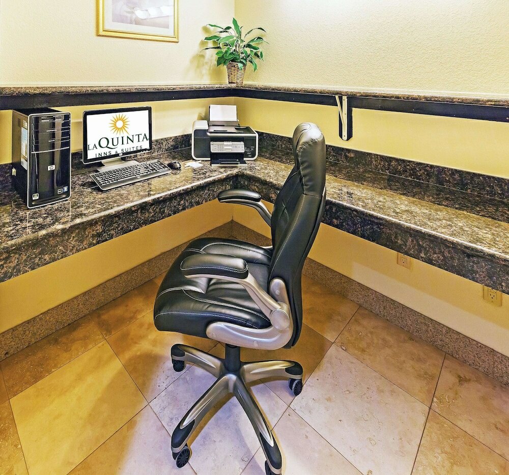Фото La Quinta Inn & Suites by Wyndham Dalhart