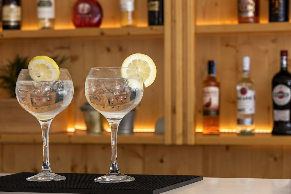 Фото Carcavelos Beach Hotel