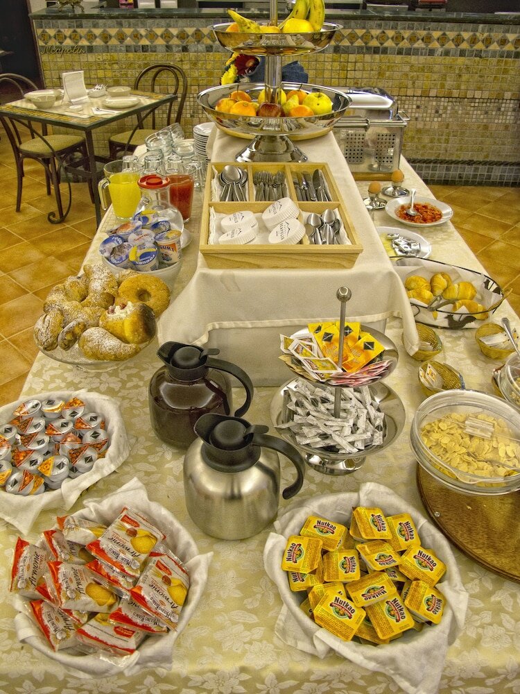 Фото Hotel Neapolis